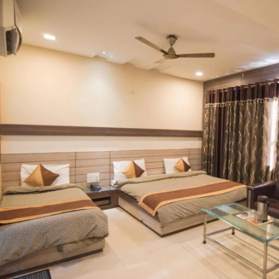 Brij Palace Hotel Bhopal Bagian luar foto