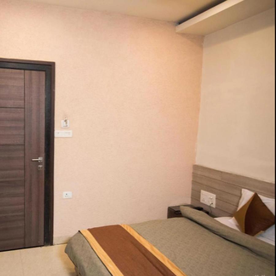 Brij Palace Hotel Bhopal Bagian luar foto